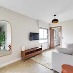 Spacious 1br 2p - Nation Διαμέρισμα *